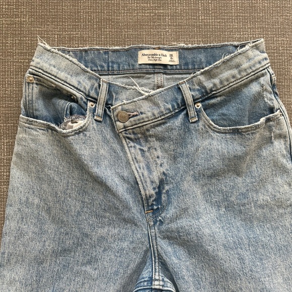 Abercrombie and Fitch 90s straight leg Ultra high-rise cross button jeans 28/6R - Picture 5 of 14